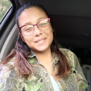 Meet your Posher, Nidia